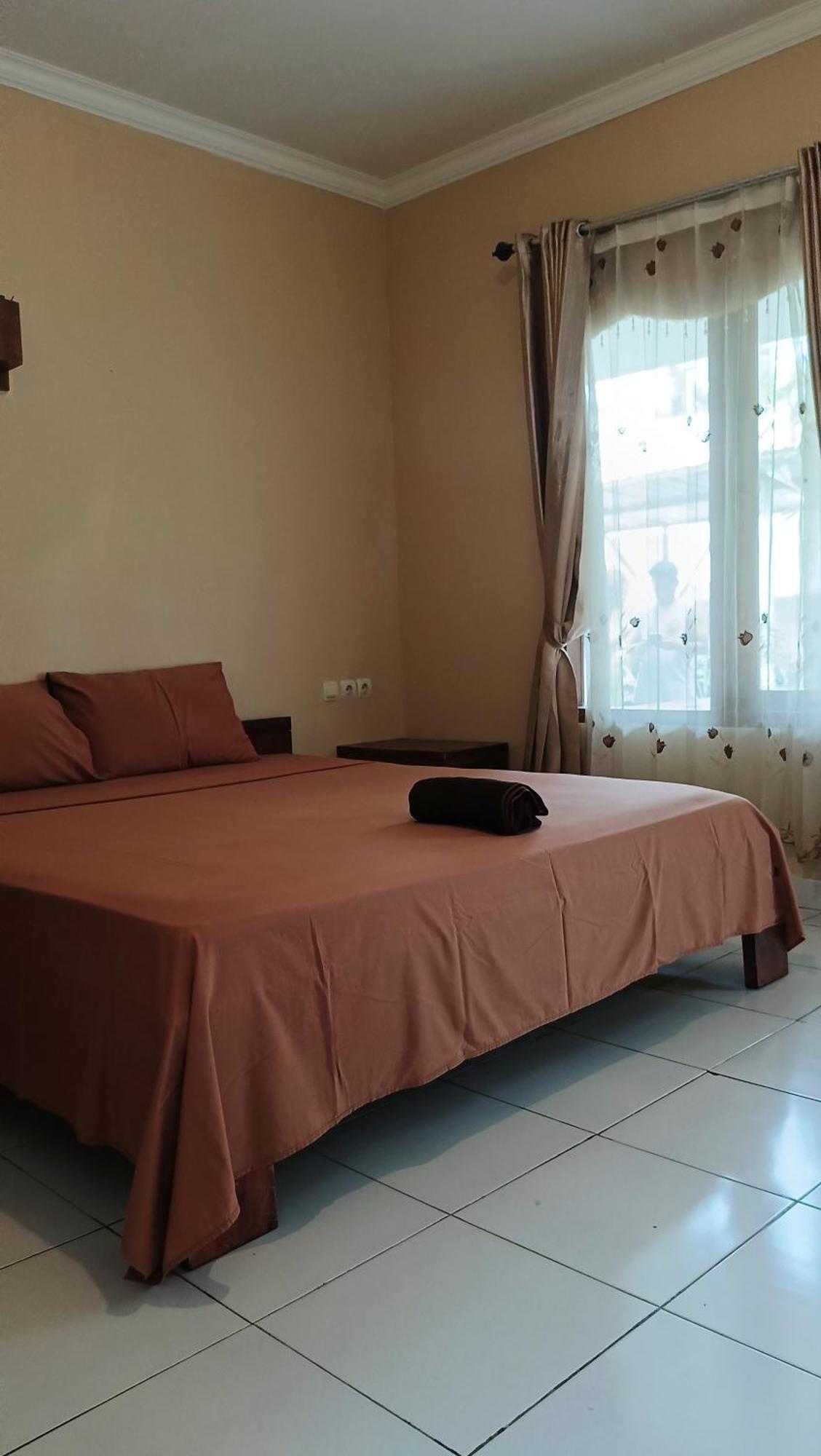 Tiga Spies Hostel Kuta  Kültér fotó