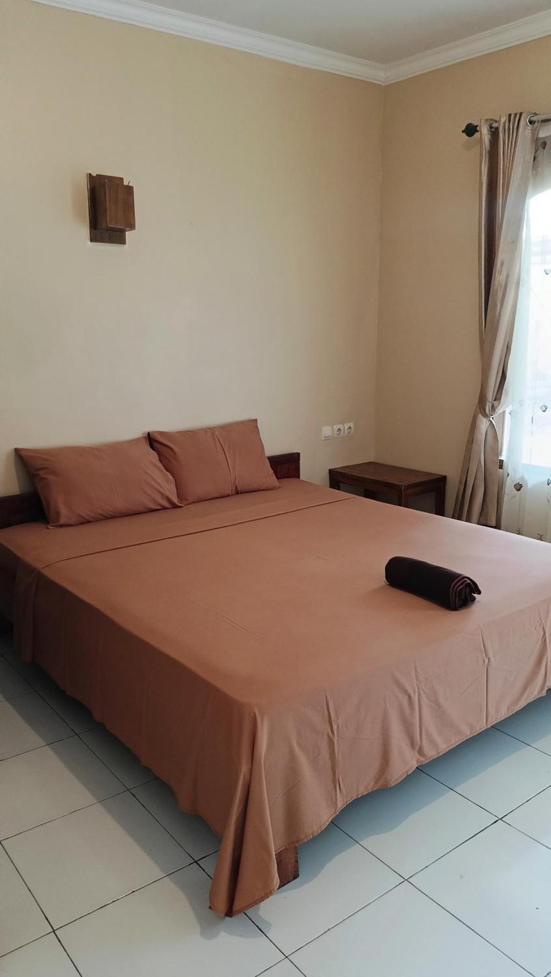 Tiga Spies Hostel Kuta  Kültér fotó