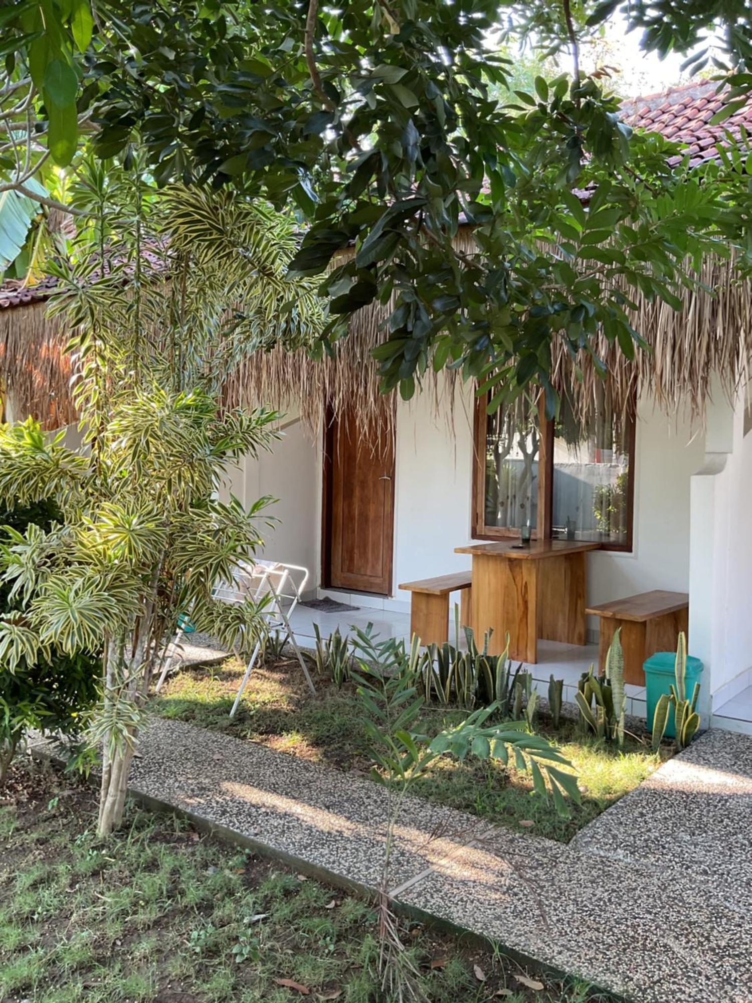 Tiga Spies Hostel Kuta  Kültér fotó
