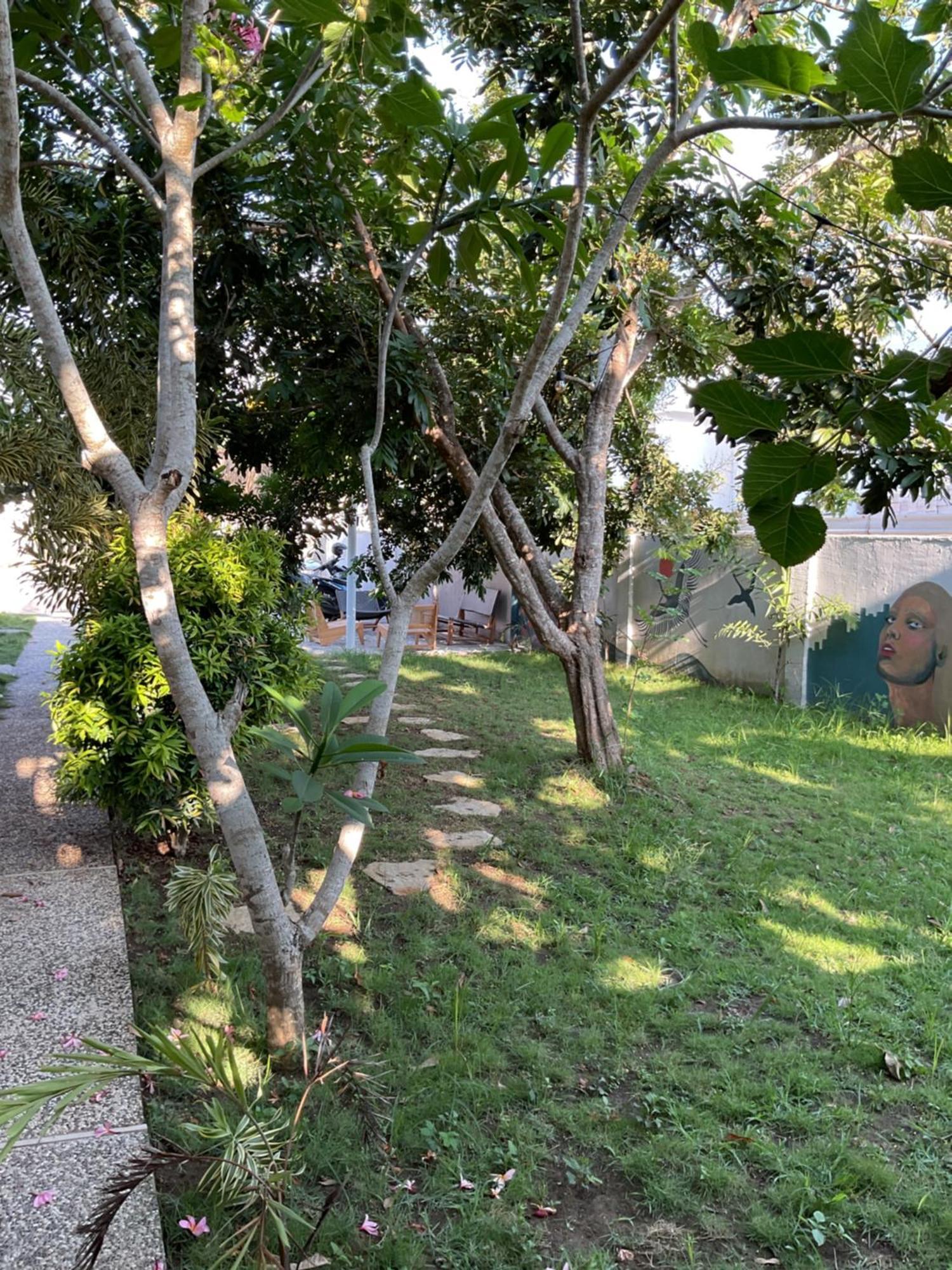 Tiga Spies Hostel Kuta  Kültér fotó